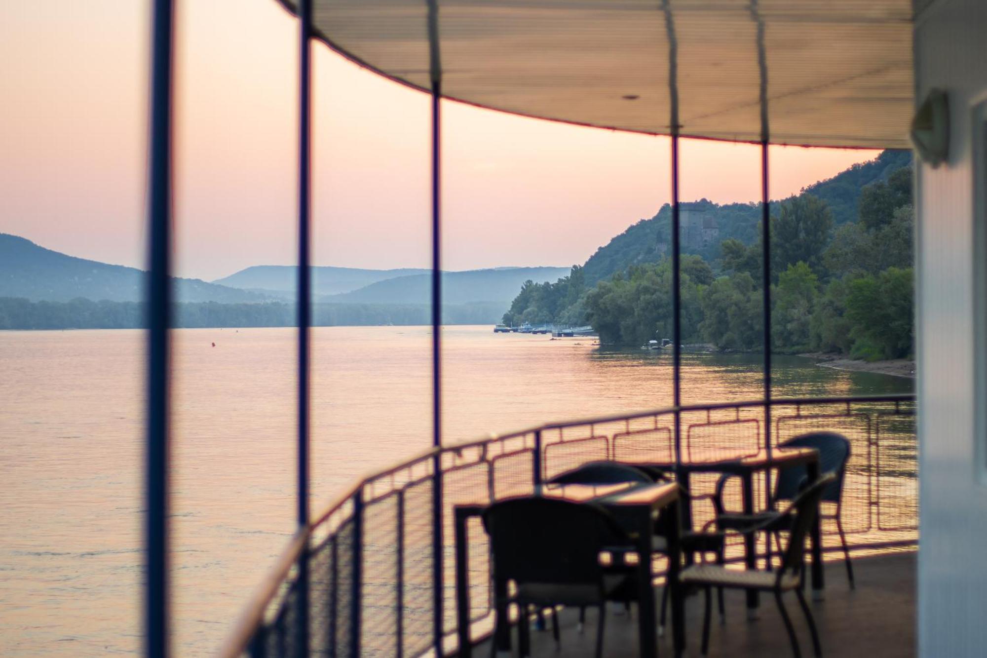 Aquamarina Hotel Visegrád Exteriör bild